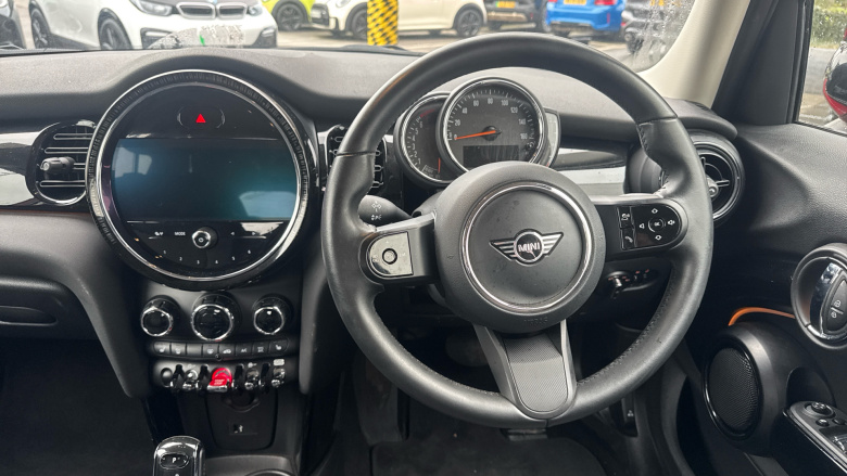 MINI Hatchback 1.5 Cooper Classic 5dr Auto Petrol Hatchback